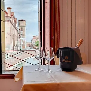 Apartment Heart Of Biennale, Venedig